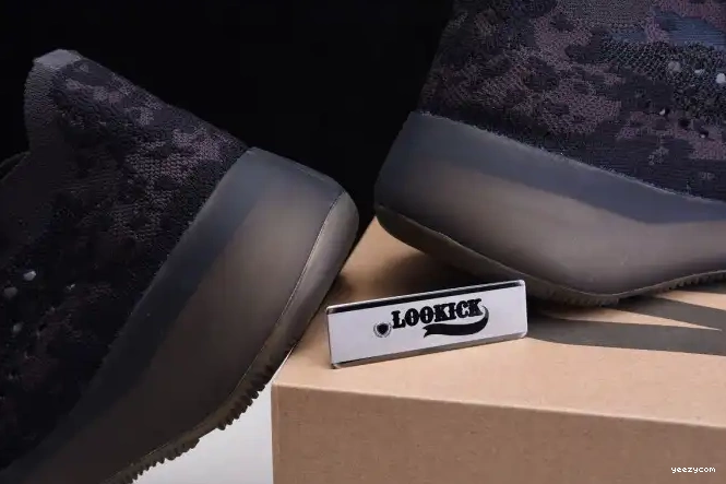 FZ1270 Yeezy Boost Onyx Adidas 380 0703